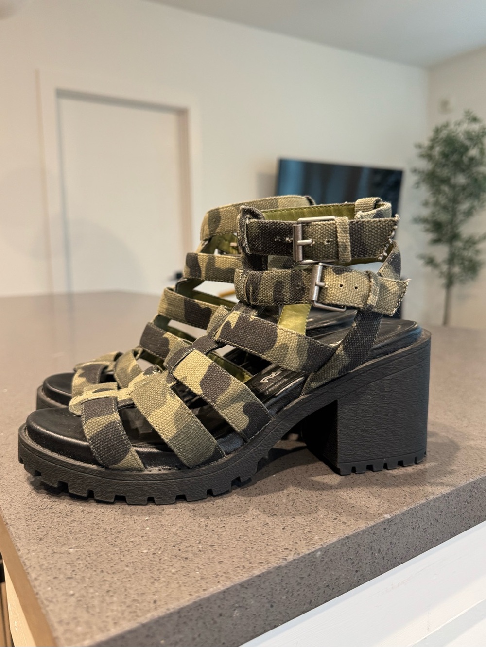 Dirty Laundry Camo Strappy Block Heel Sandals - Green/Black